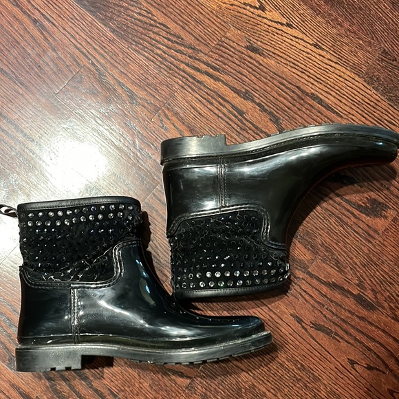 Michael Kors Black Booties - Picture 4 of 10